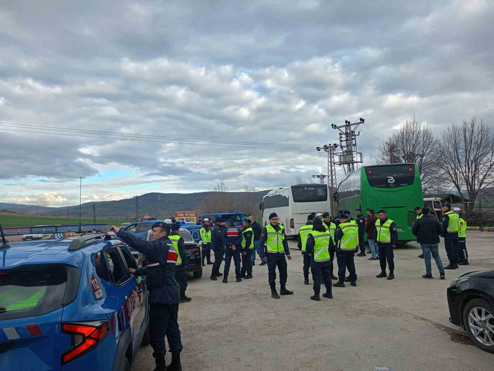 tokattaki izinsiz gosteriye gecit verilmedi 0