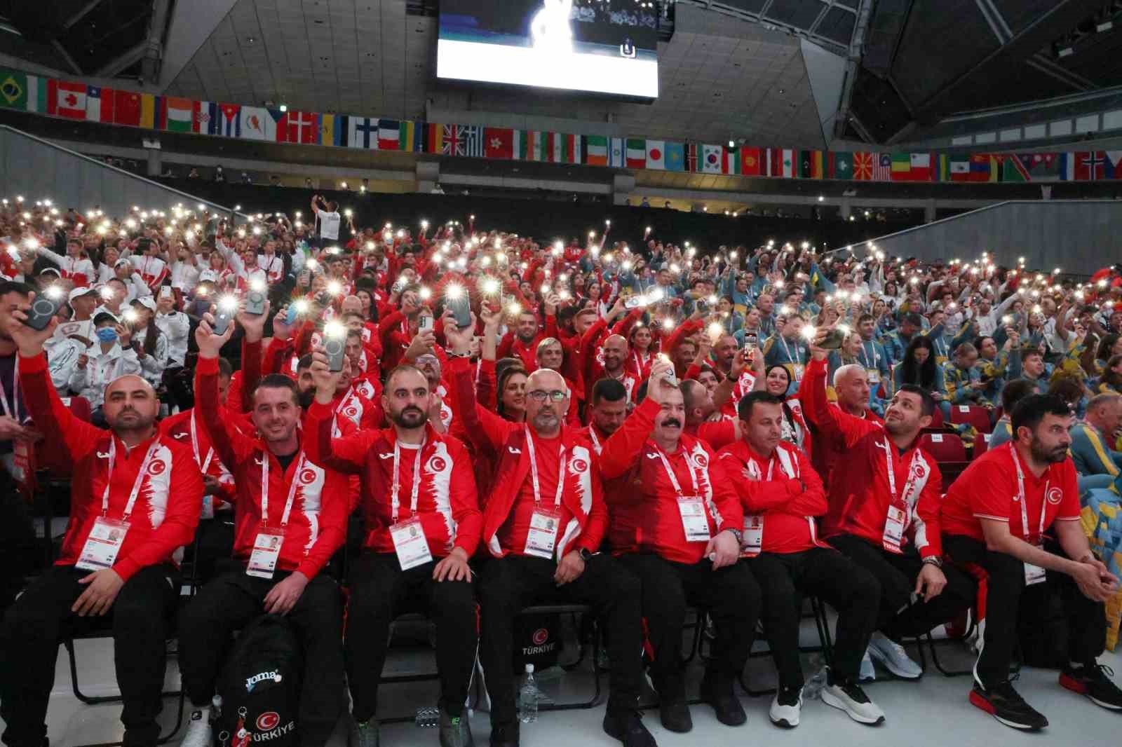 tokyo 2025 isitme engelliler yaz olimpiyatlarindan gorkemli acilis 1