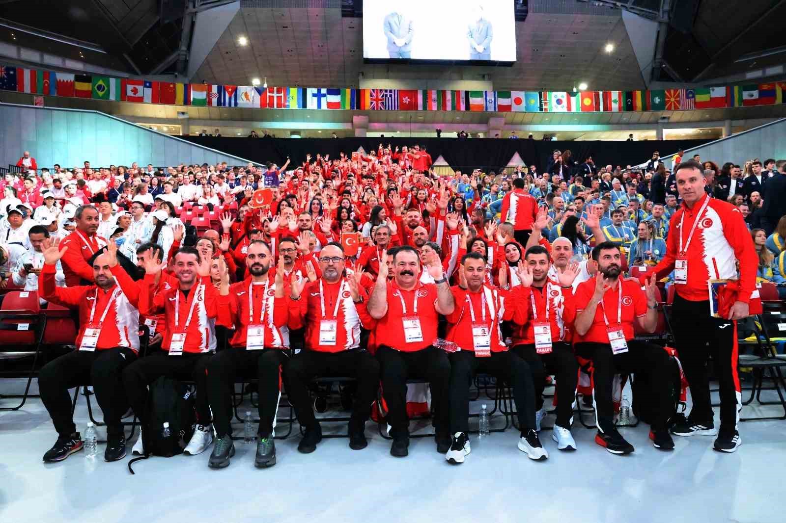 tokyo 2025 isitme engelliler yaz olimpiyatlarindan gorkemli acilis 2 akTjZCw5