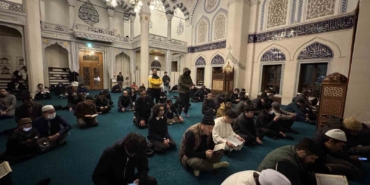 tokyo-camiinde-ramazan-ayinin-ilk-teravih-namazi-kilindi-NZ2HltYq.jpg
