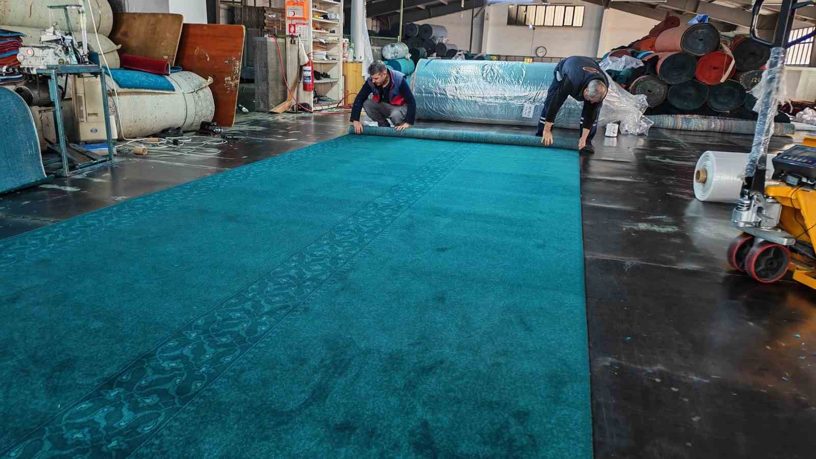 tokyo camiinin halilari 26 yil sonra yeniden demircide dokundu 5 eU9B4bp8