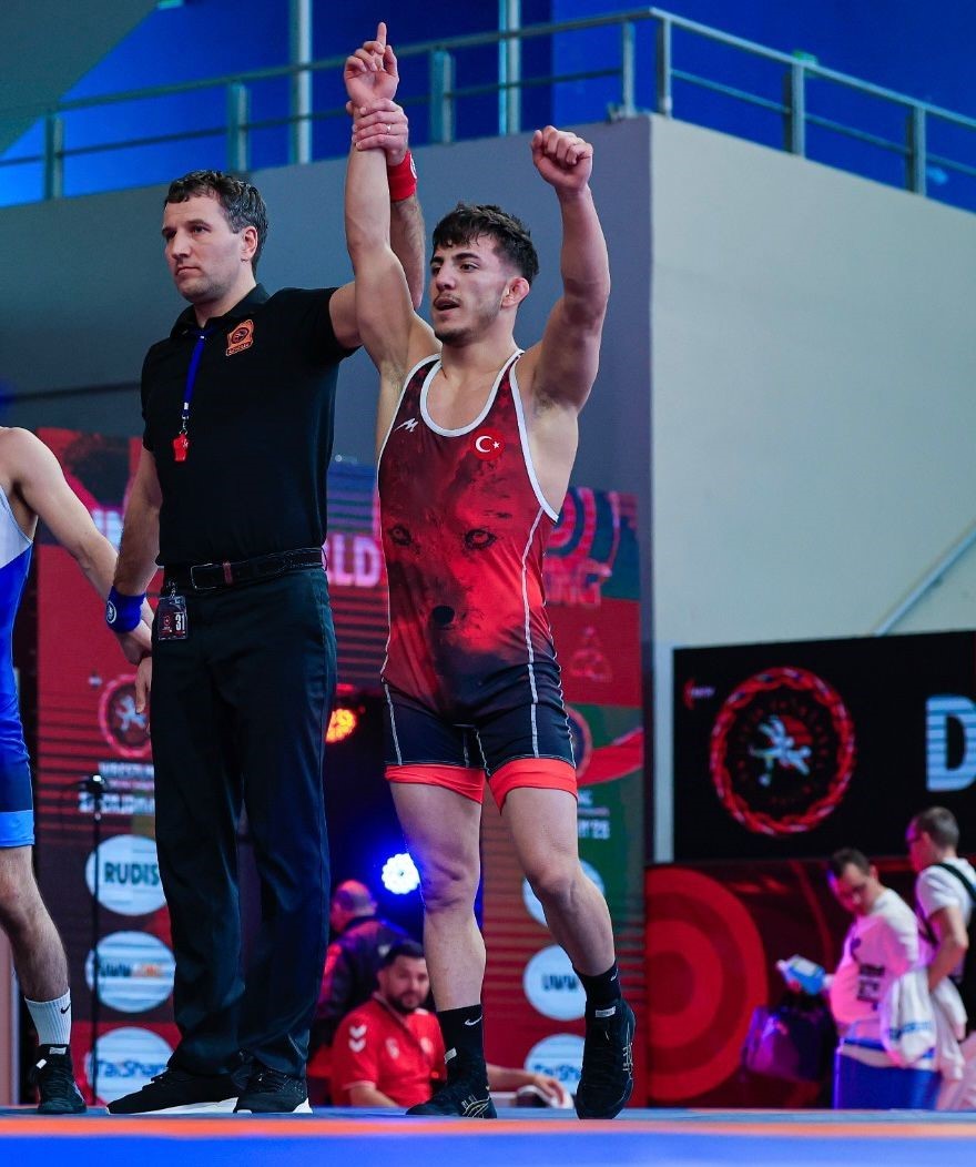 tolga ozbek bronz madalya kazandi 1 j7zB1v9k