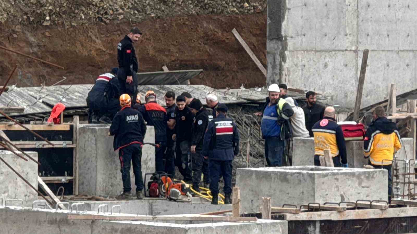 tonlarca betonun altinda kaldilar 1 isci oldu 2si sag kurtarildi 1 ANYwPknQ