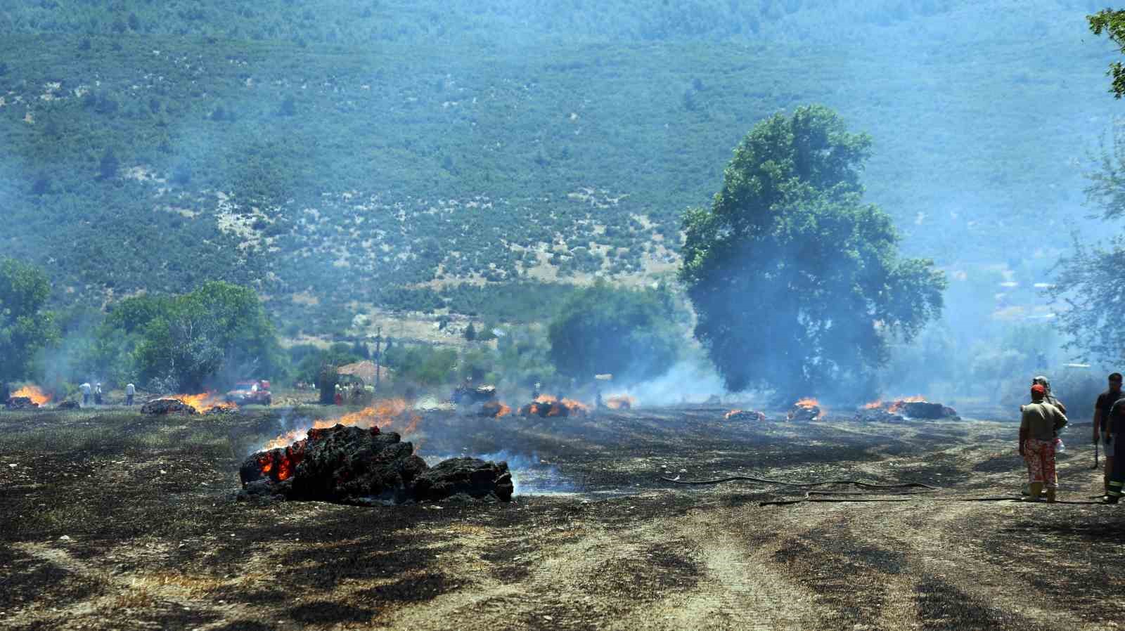 Tonlarca saman balyası yandı 10 tonlarca saman balyasi yandi 6 q8ppcCuz