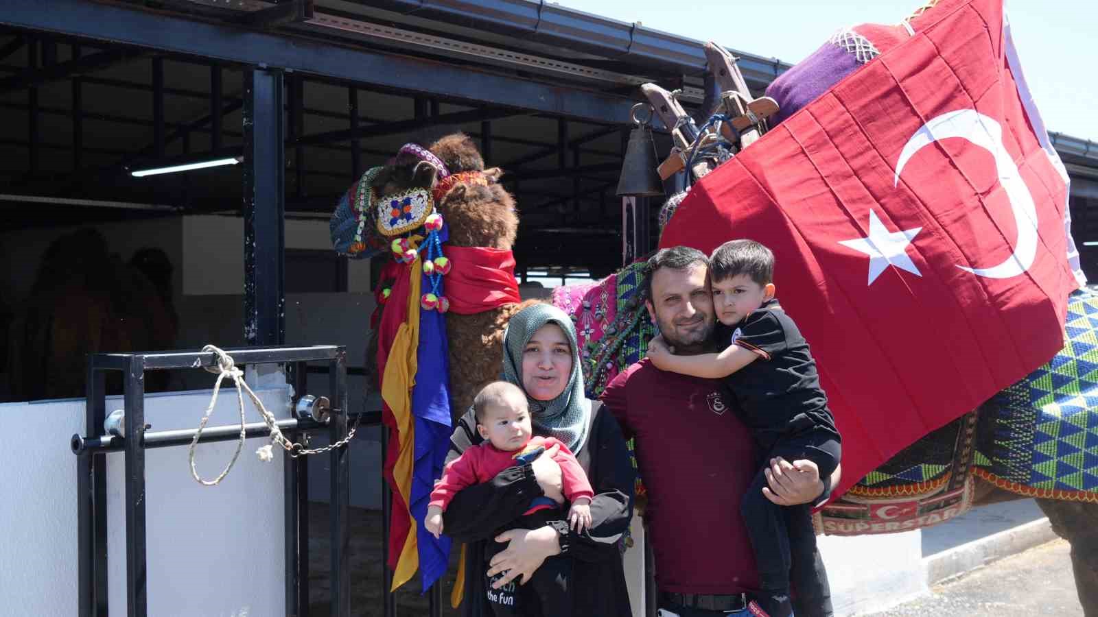 Tonluk develer ve danalar görücüye çıktı: Kurban pazarının gözdesi develer oldu 9 tonluk develer ve danalar gorucuye cikti kurban pazarinin gozdesi develer oldu 5 dh11u4ZU
