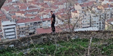 tophane-surlarinda-korku-dolu-anlar-4-saat-ikna-edilmeye-calisildi-dustu-yaralandi-xOn7RbDX.jpg
