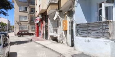 topraga-gomulu-bulunan-kafatasi-ve-kemiklerin-15-yildir-kayip-olan-kardesine-ait-oldugunu-iddia-iGZPl3pZ.jpg