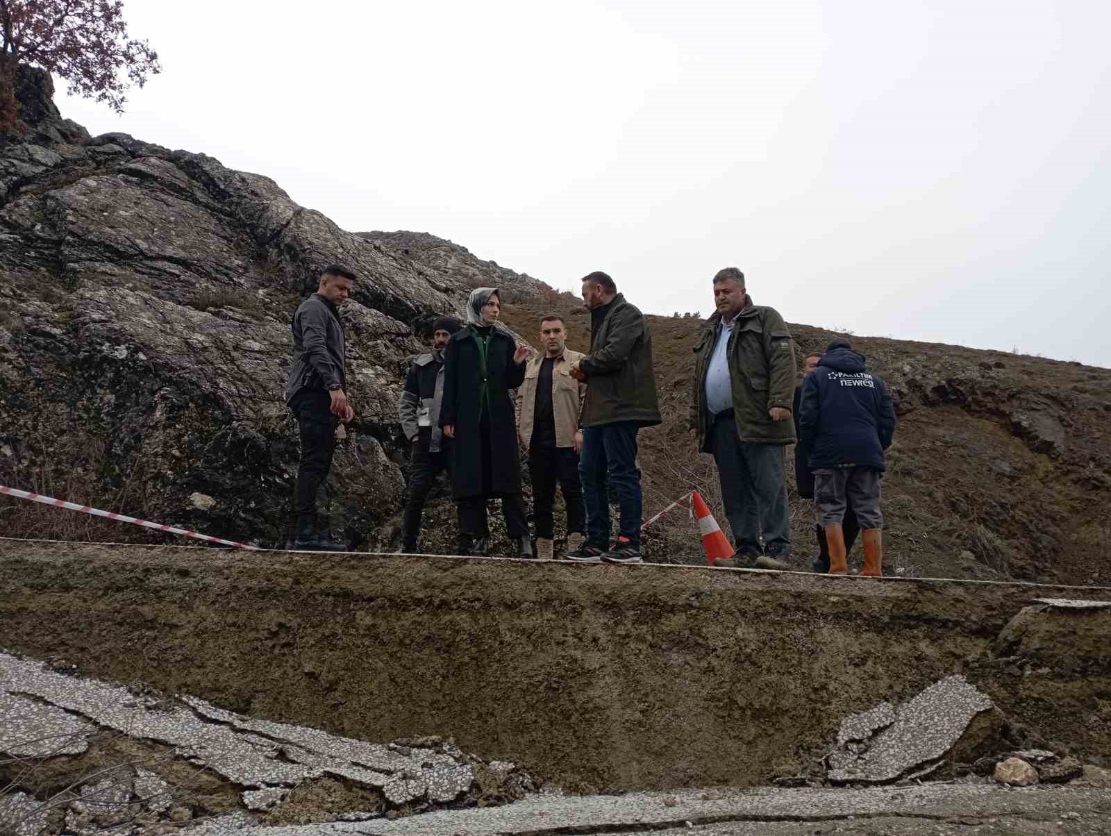 toprak kaymasinin yasandigi yolda zemin guclendirme calismalari basladi 1 yPmegPKK