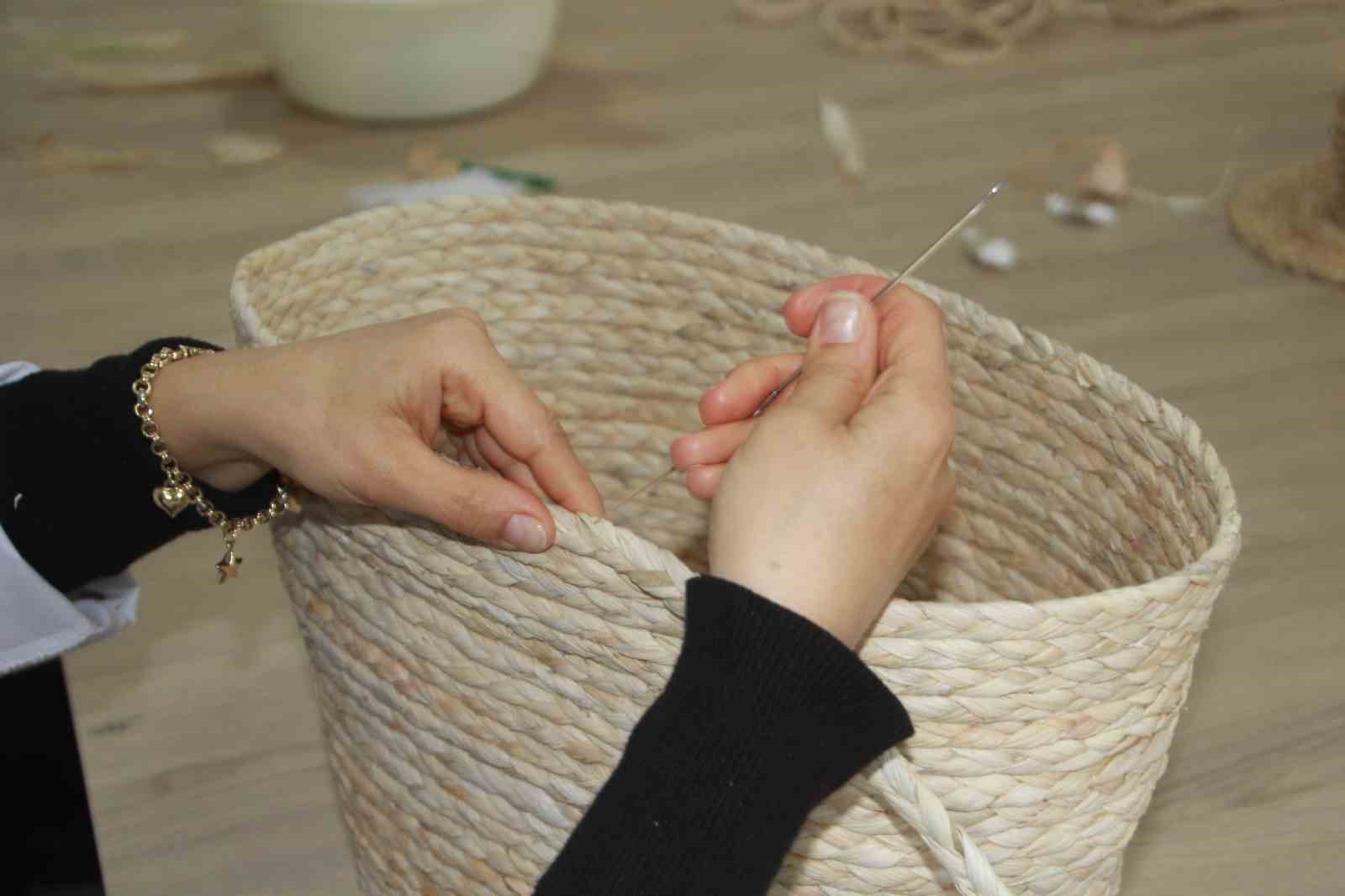 topraktan gelen miras tasarimla bulustu misir kabugu kadinlarin elinde hayat buluyor 9 XZkWGnhP