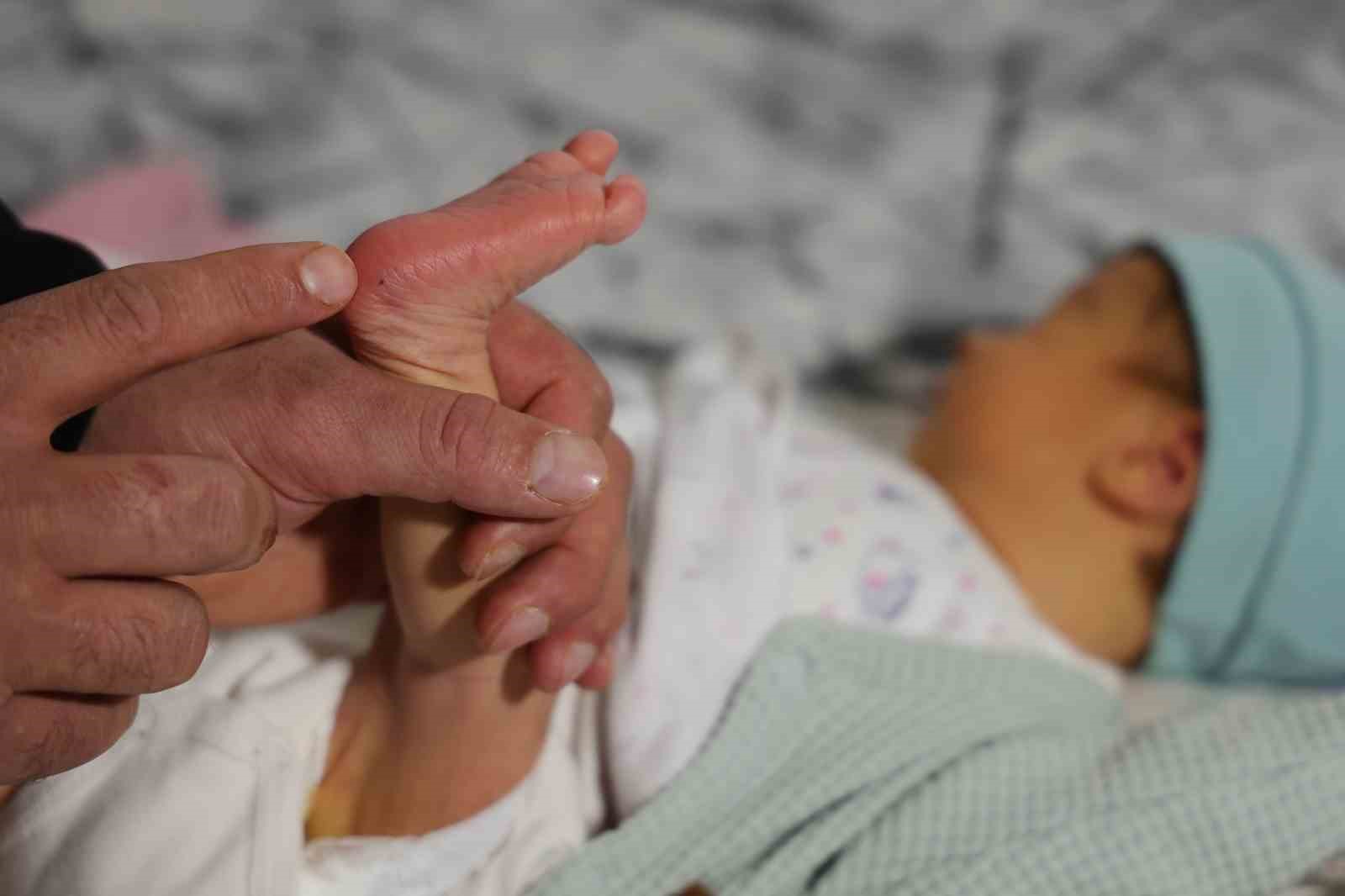 Topuk kanı çıkmazı: Bebeklerine kayyum atanması endişesiyle yaşıyorlar 4 topuk kani cikmazi bebeklerine kayyum atanmasi endisesiyle yasiyorlar 0 HMcvTYnV