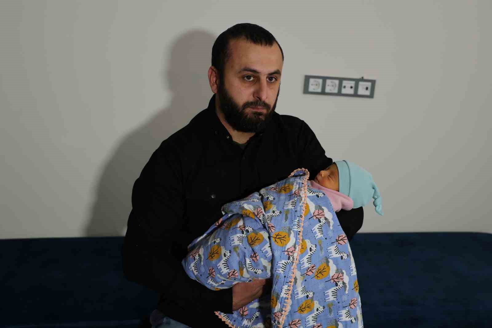 Topuk kanı çıkmazı: Bebeklerine kayyum atanması endişesiyle yaşıyorlar 5 topuk kani cikmazi bebeklerine kayyum atanmasi endisesiyle yasiyorlar 1 Hy94CRmD