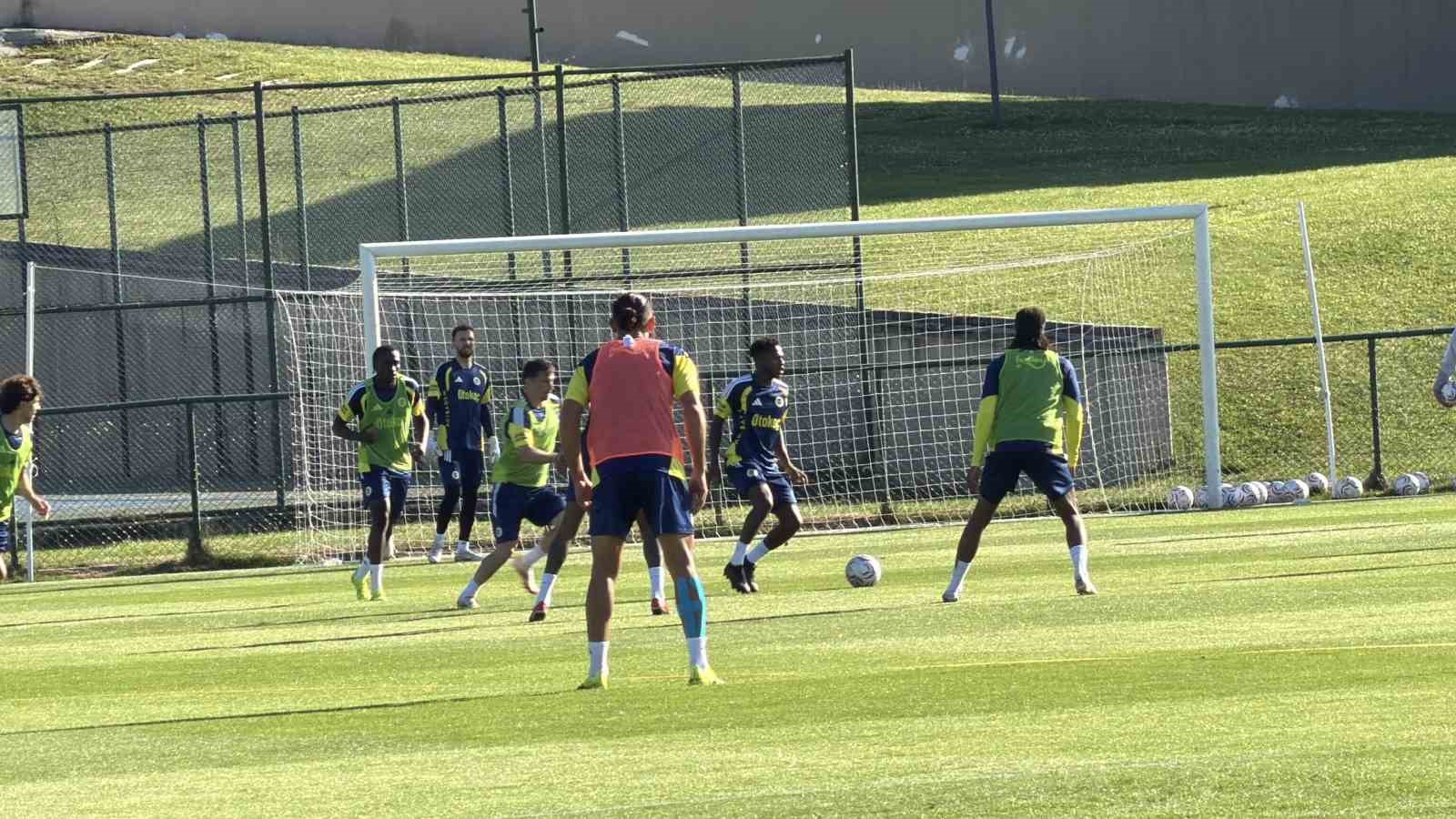 topuk yaylasinda sari lacivert cosku fenerbahceyi 20 bin taraftar yalniz birakmadi 15 jN3wVFII