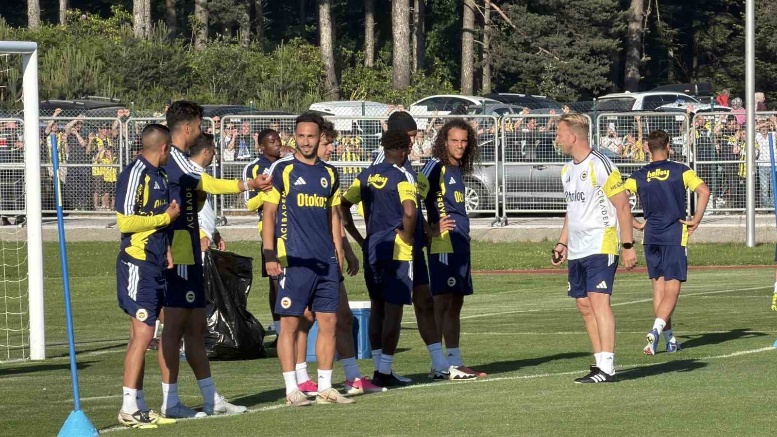 topuk yaylasinda sari lacivert cosku fenerbahceyi 20 bin taraftar yalniz birakmadi 17