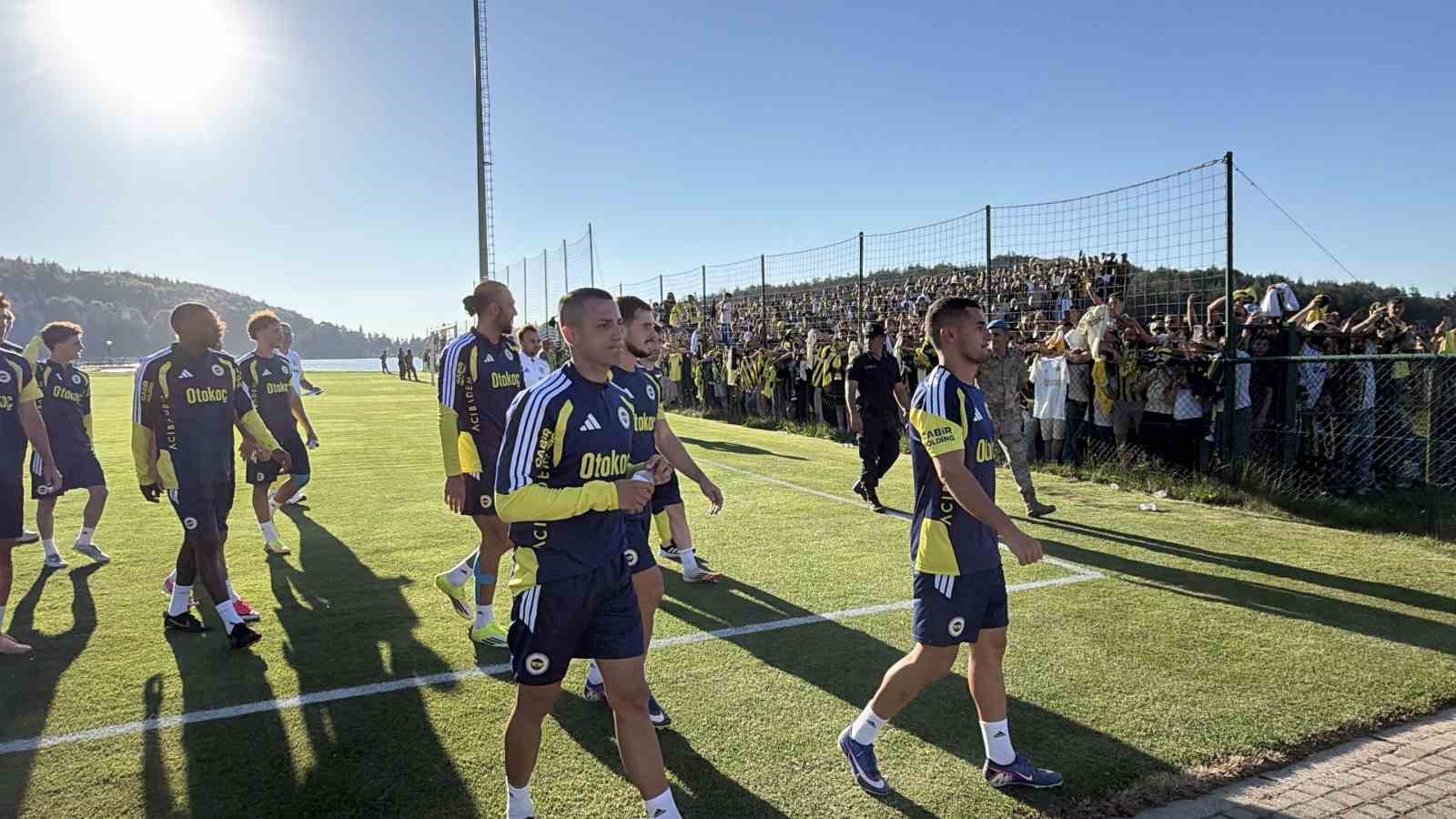 topuk yaylasinda sari lacivert cosku fenerbahceyi 20 bin taraftar yalniz birakmadi 20 bWbNyzj2