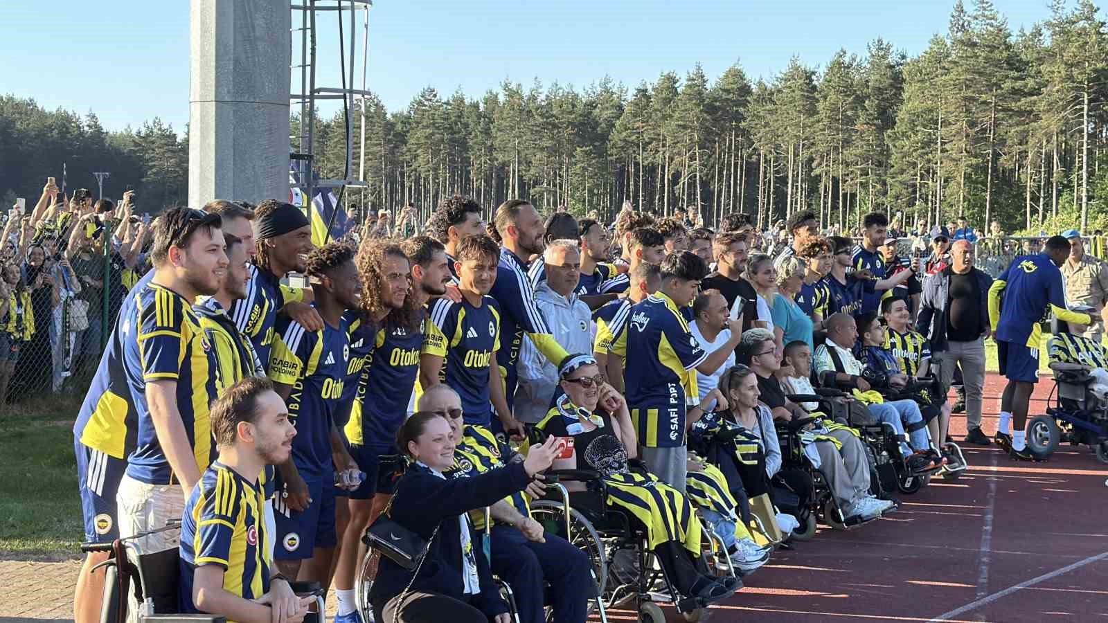 topuk yaylasinda sari lacivert cosku fenerbahceyi 20 bin taraftar yalniz birakmadi 21 XCh4TpUU