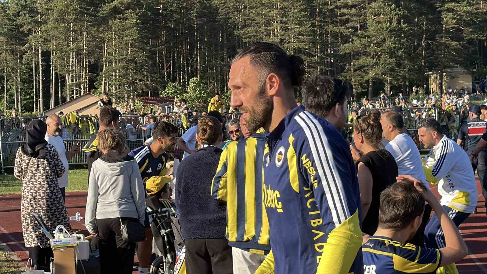 topuk yaylasinda sari lacivert cosku fenerbahceyi 20 bin taraftar yalniz birakmadi 24 6wHMYwT3