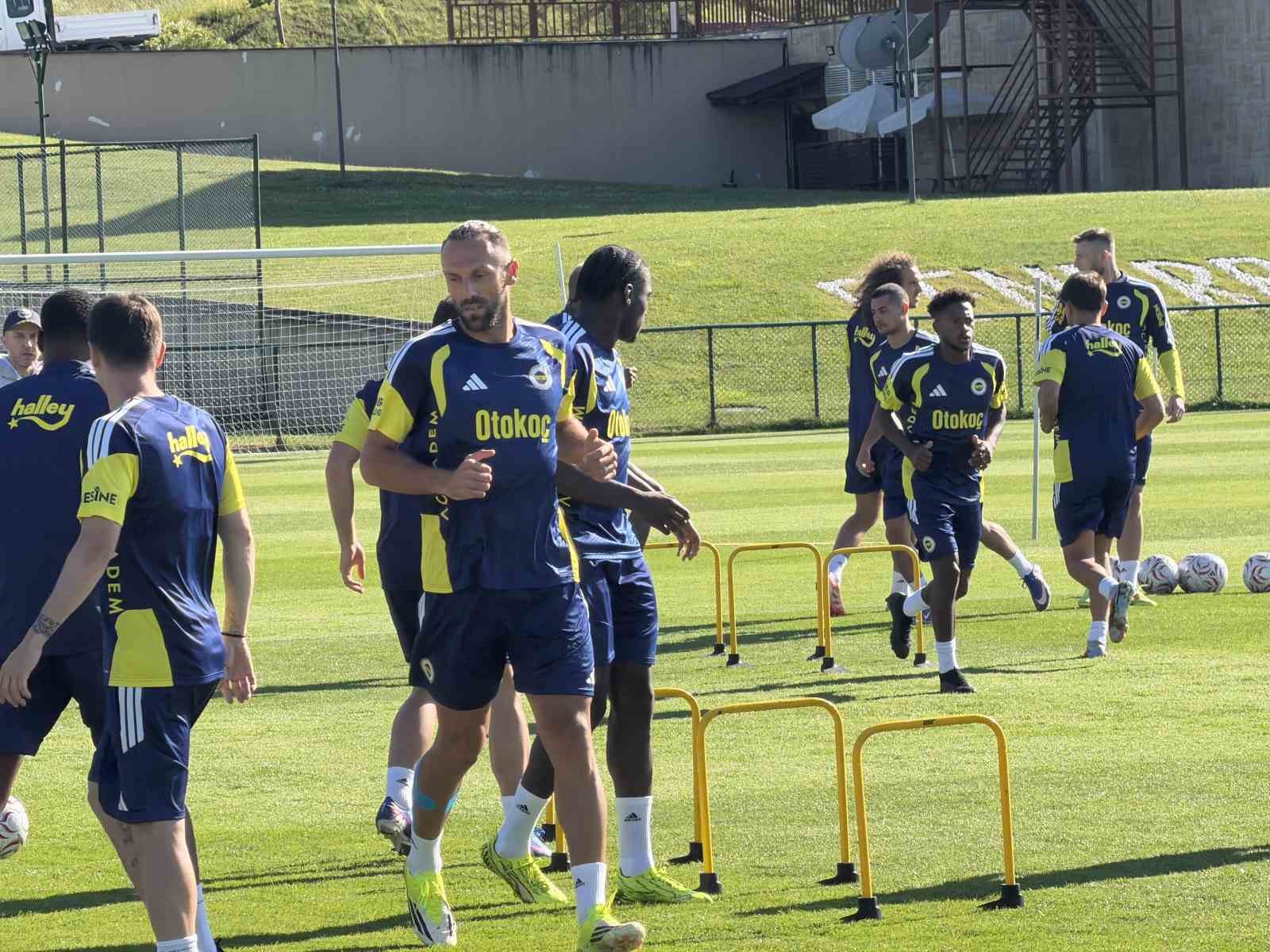 topuk yaylasinda sari lacivert cosku fenerbahceyi 20 bin taraftar yalniz birakmadi 6 Ip3kzmIW