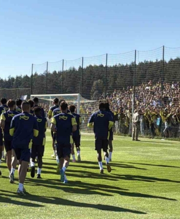 topuk-yaylasinda-sari-lacivert-cosku-fenerbahceyi-20-bin-taraftar-yalniz-birakmadi-pvTcCye7.jpg