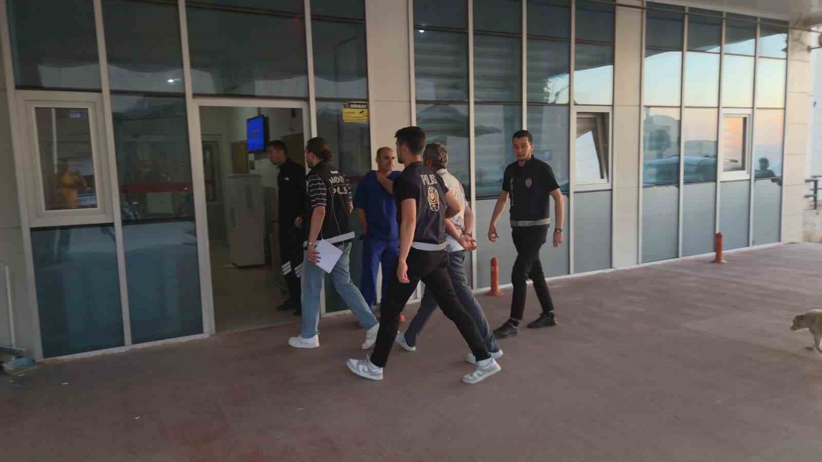 ’Torbacılara’ karşı helikopter destekli operasyon: 52 gözaltı 5 torbacilara karsi helikopter destekli operasyon 52 gozalti 1 bSC2dDL1