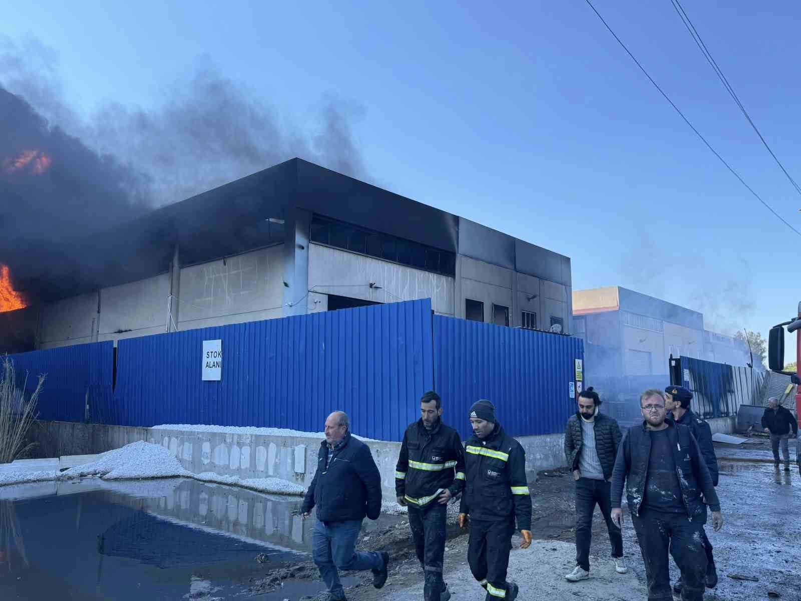 torbalidaki fabrika yangini sonduruldu 3 BwzzEssM