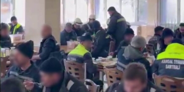 torku-istirakinde-kriz-suruyor-isciler-bu-kez-kasikli-eylem-yapti-sFeFJETZ.jpg