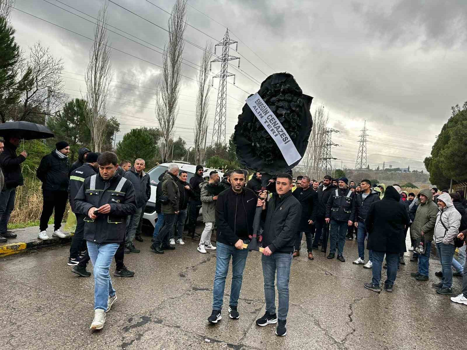 torkuya siyah tabutlu eylem 2