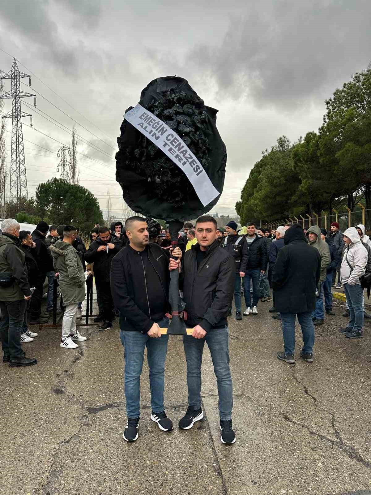torkuya siyah tabutlu eylem 5 rABL6Q7w