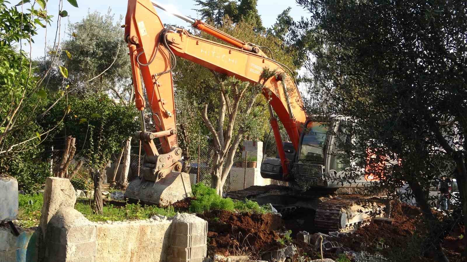 toroslar belediyesi zeytin agaclarini kesti vatandas tepki gosterdi 3 uziQmDvh