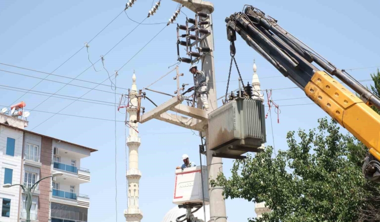 toroslar-edas-gaziantepte-rekor-sicaklara-karsi-sebekeyi-guclendiriyor-gkPt8zwf.jpg