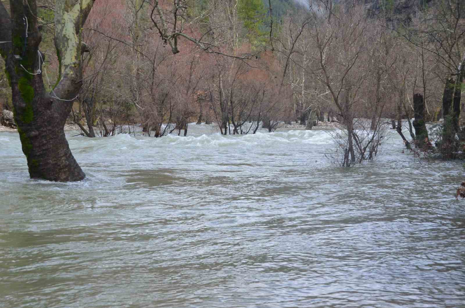 toroslarda yagis bereketi kuruyan uzumdere irmagini yeniden canlandirdi selaleler costu 1 TS5iMyb3