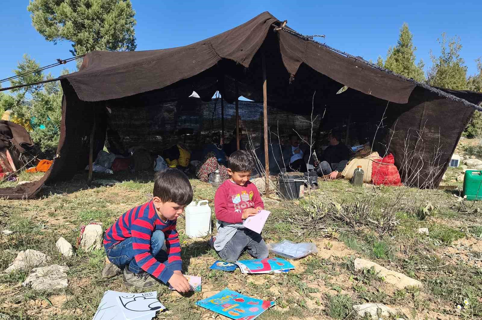 toroslarda yoruk gocu basladi sarikecililer yayla yolunda 1 dwG6zcDs
