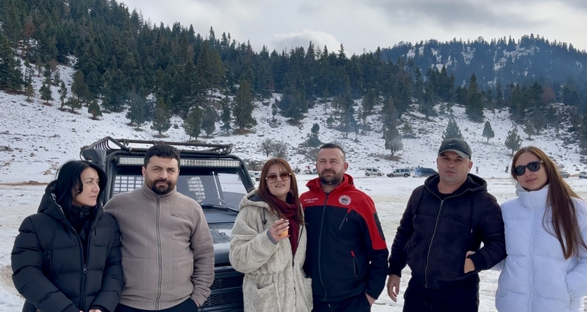 Torosların zirveleri beyaza büründü, Antalyalılar kar keyfini doyasıya yaşadı 6 toroslarin zirveleri beyaza burundu antalyalilar kar keyfini doyasiya yasadi 2 KUVeiQOs