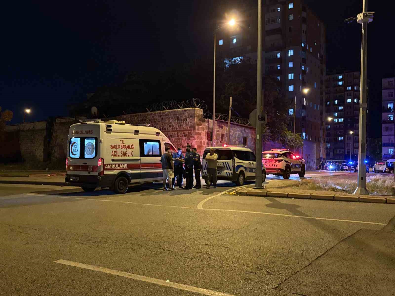 torpil patlatma kavgasinda sopa ve satir kullanildi 3 yarali 0 jAdgg5ym