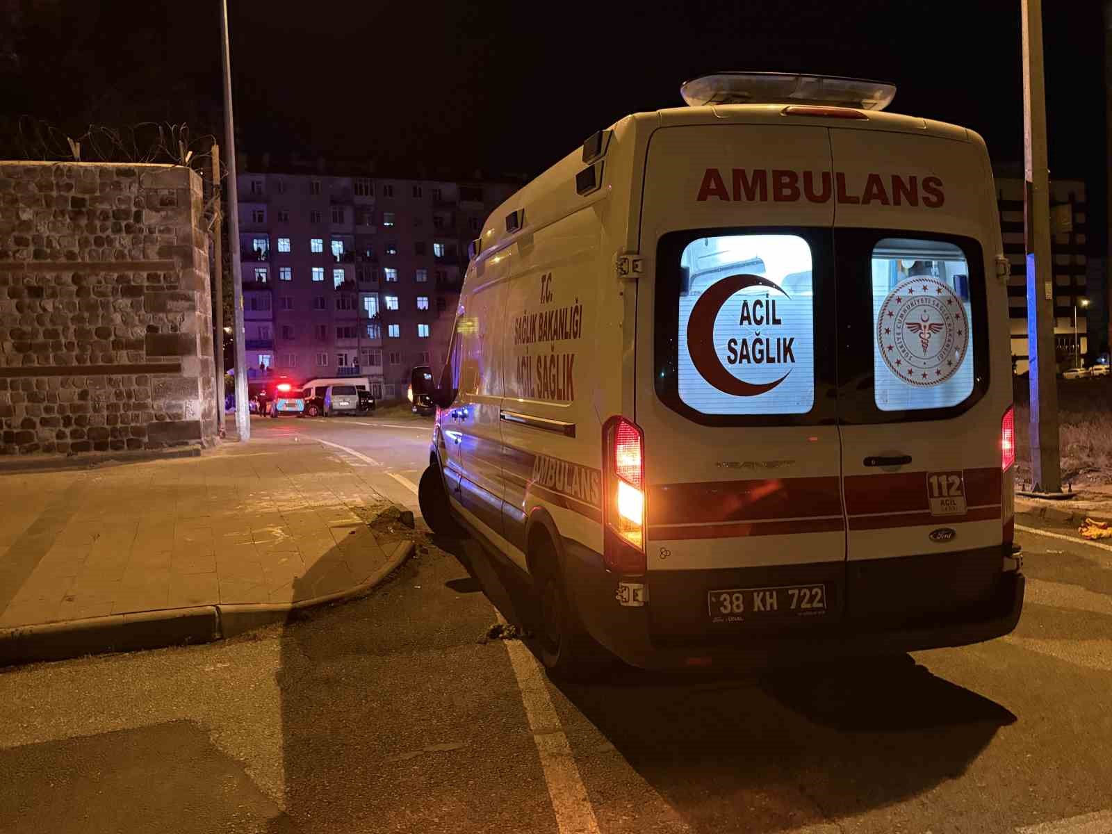 torpil patlatma kavgasinda sopa ve satir kullanildi 3 yarali 1 bshM8jAe