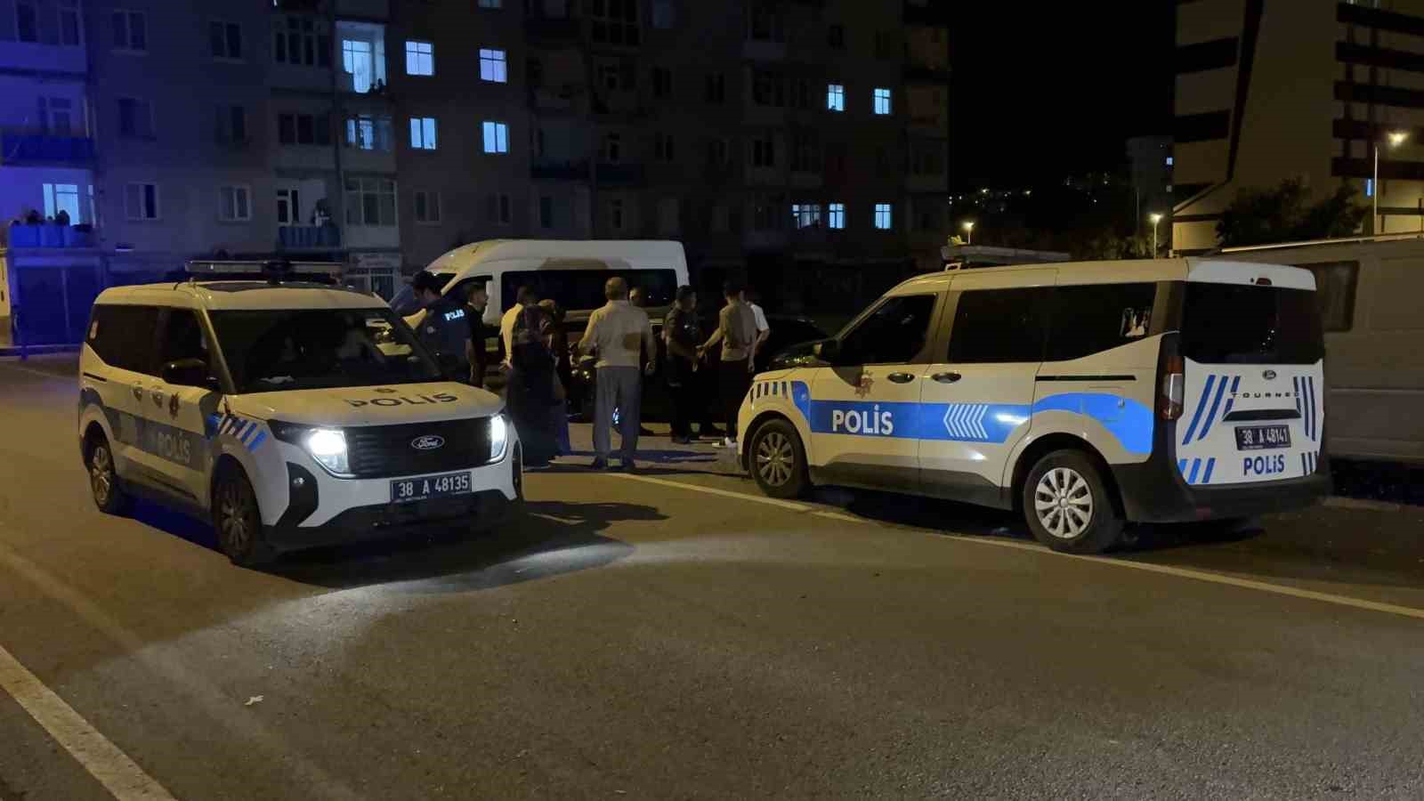 torpil patlatma kavgasinda sopa ve satir kullanildi 3 yarali 3 N27s5AqM