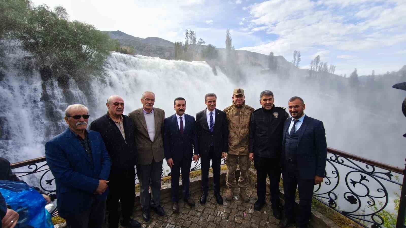 tortum selalesi costu vali barus hayran kaldi 1 2gzZHkVS