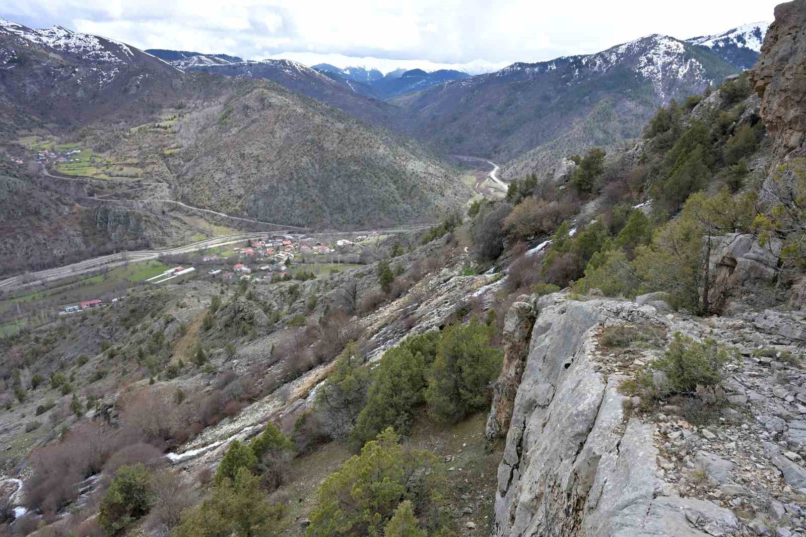 torulun gizemli su kaynaklari gulacar koyunde mevsimsel doga olayi 4 mgH2BzW1