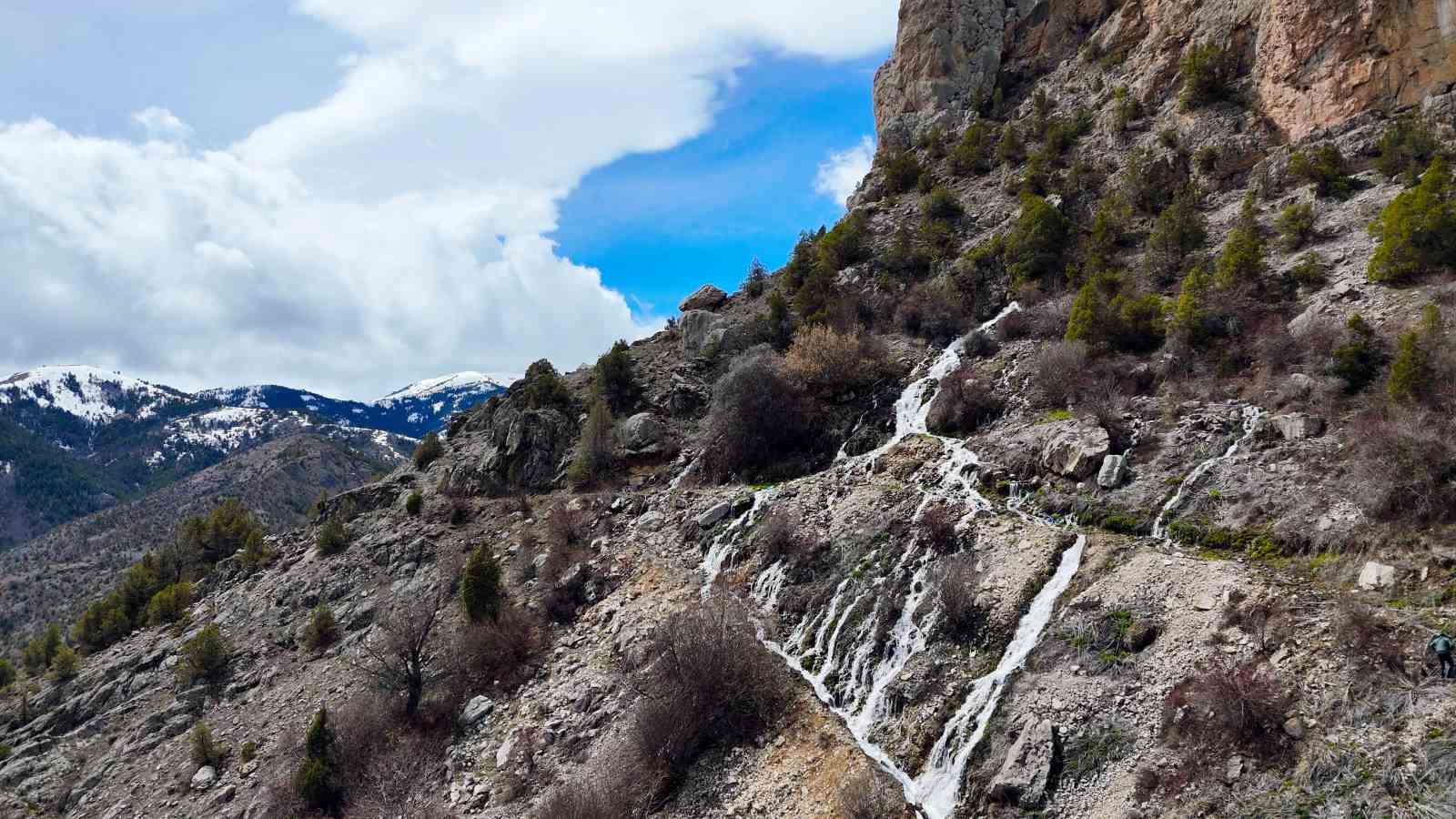 torulun gizemli su kaynaklari gulacar koyunde mevsimsel doga olayi 9