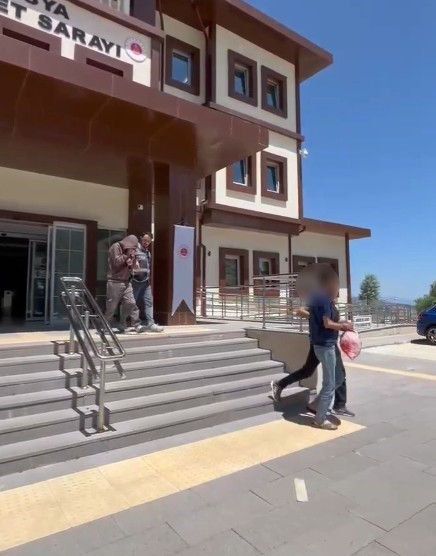 tosyada 2 saniga uyusturucu ticaretinden 15ser yil hapis ve para cezasi 0 ApDHDe5E
