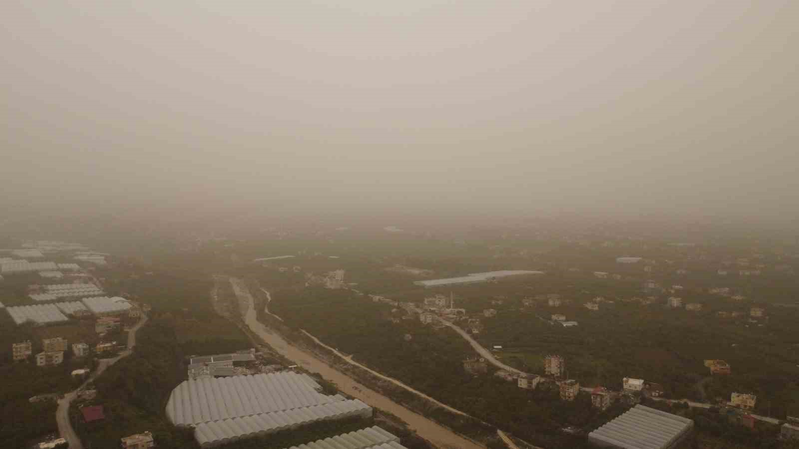 toz cevreyi kapladi gorus mesafesi dustu hava kizila dondu 3 3vWjKlYX