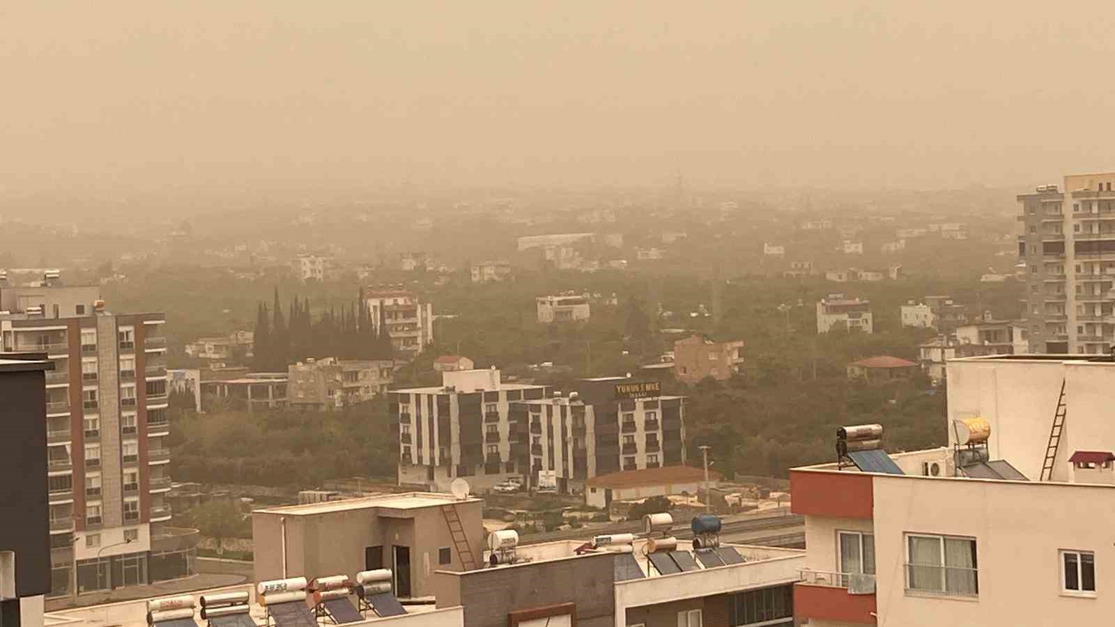 toz cevreyi kapladi gorus mesafesi dustu hava kizila dondu 5 KKRIJwsm