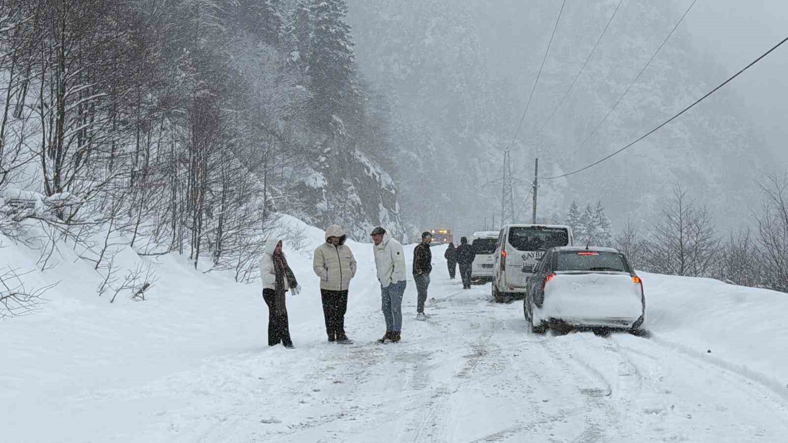 trabzon bayburt karayolu tilkibeli mevkiinde cig 0 Wjr6Vepy