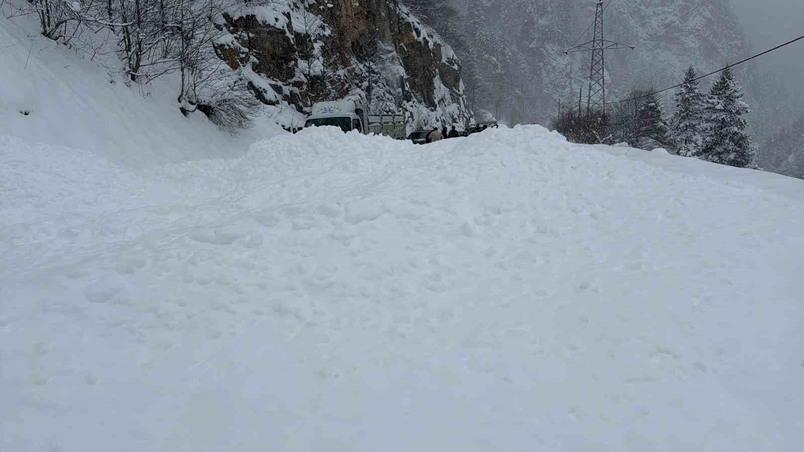 trabzon bayburt karayolu tilkibeli mevkiinde cig 1 SAfv5mHJ