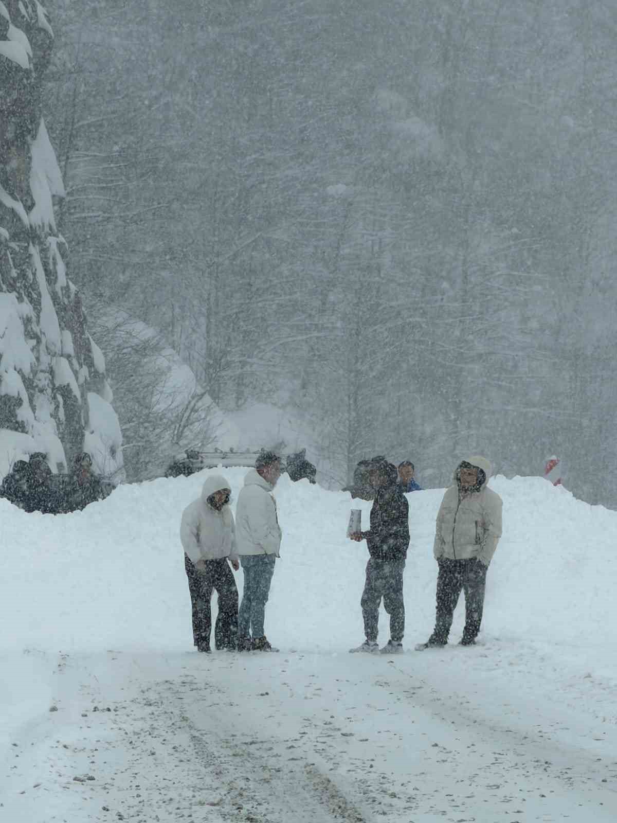 trabzon bayburt karayolu tilkibeli mevkiinde cig 4 HKVPZOR2