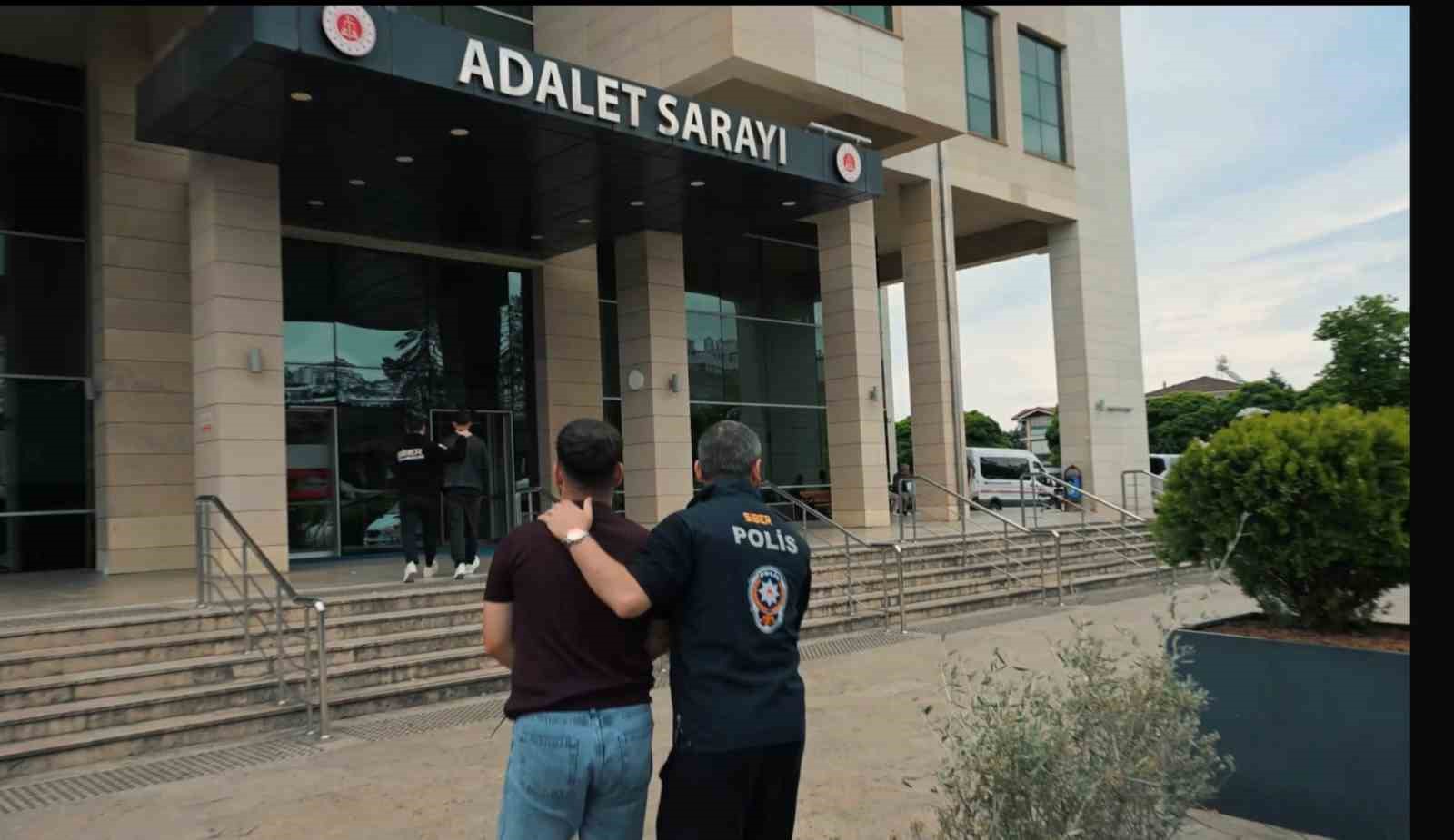 Trabzon merkezli 11 ilde yasadışı bahis ve dolandırıcılık operasyonu 7 trabzon merkezli 11 ilde yasadisi bahis ve dolandiricilik operasyonu 3 yyi8b2rG