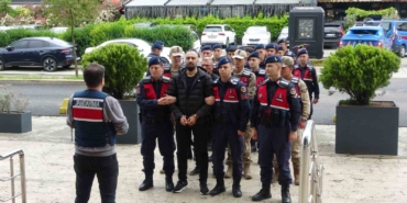 trabzon-merkezli-5-ilde-dolandiricilik-operasyonunda-gozaltina-alinan-12-kisi-adliyeye-cikartildi-3FlsF7JJ.jpg