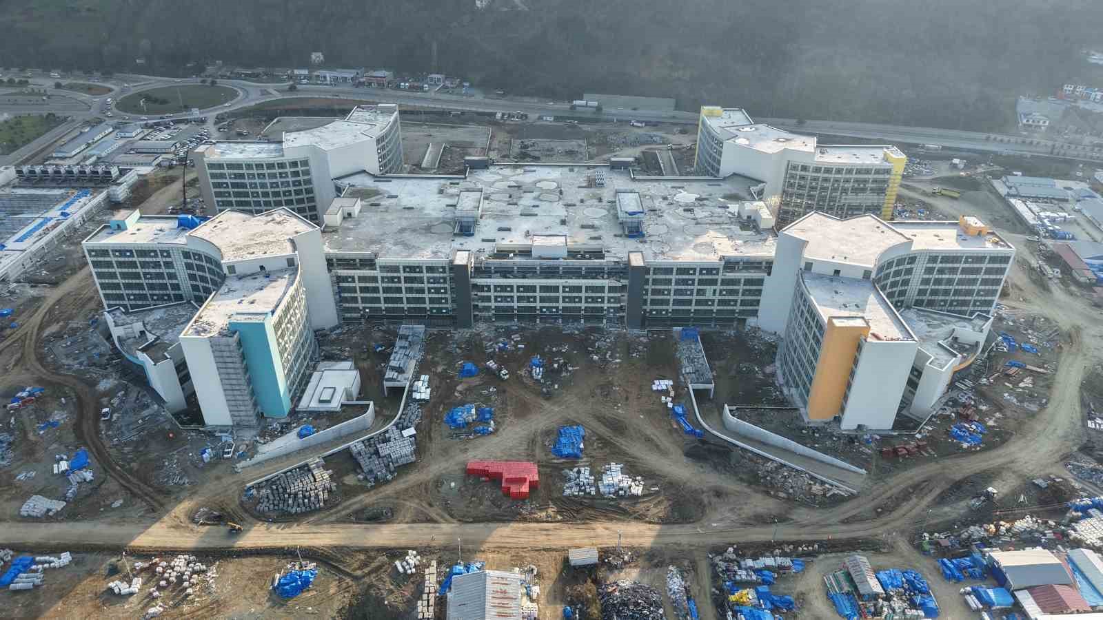 trabzon sehir hastanesi insaatinin yuzde 90i tamamlandi 5 PEUrSce4
