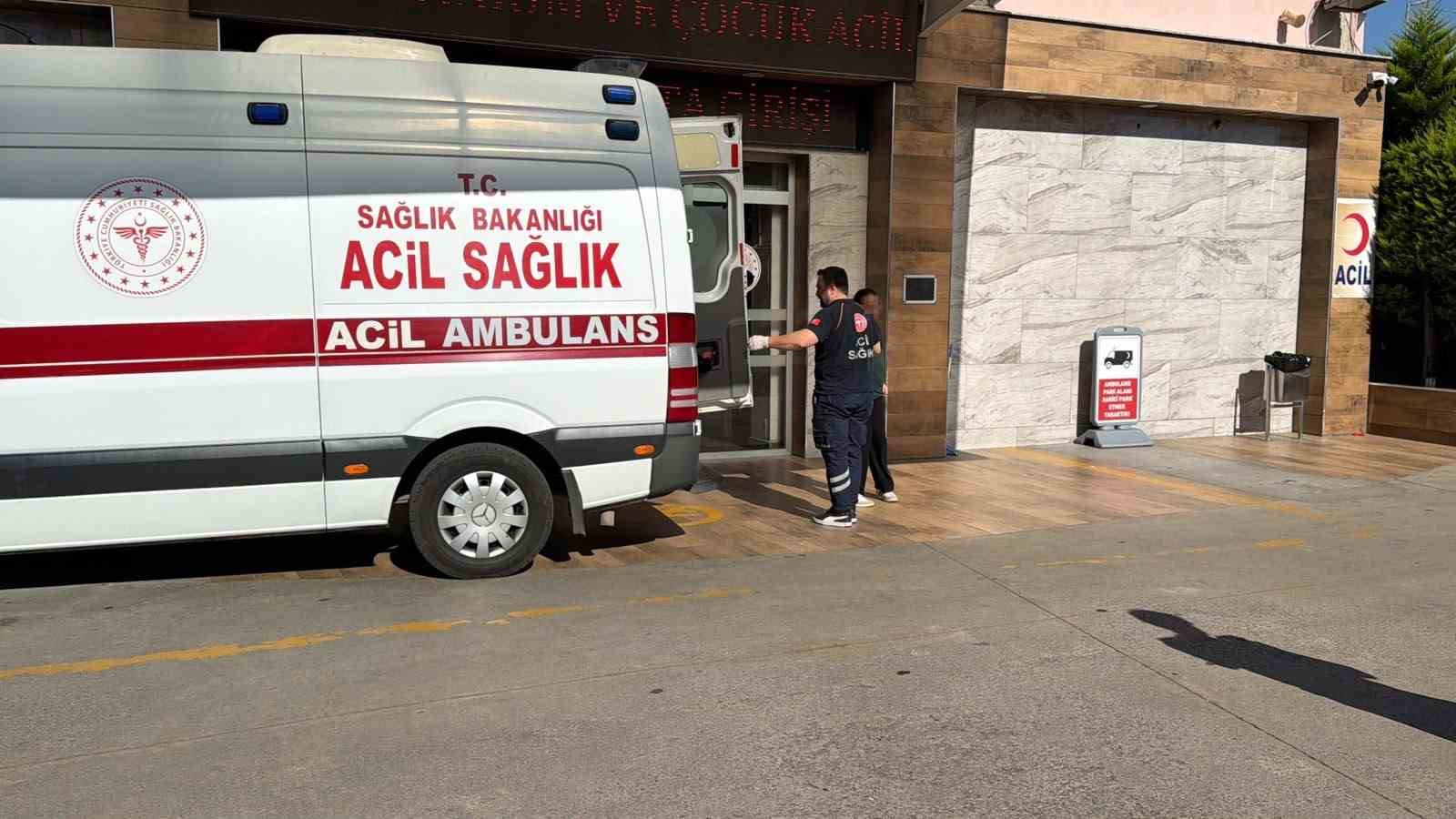 Trabzon’da 12 ortaokul öğrencisi zehirlenme şüphesiyle hastaneye kaldırıldı 5 trabzonda 12 ortaokul ogrencisi zehirlenme suphesiyle hastaneye kaldirildi 1 3NKS1svt