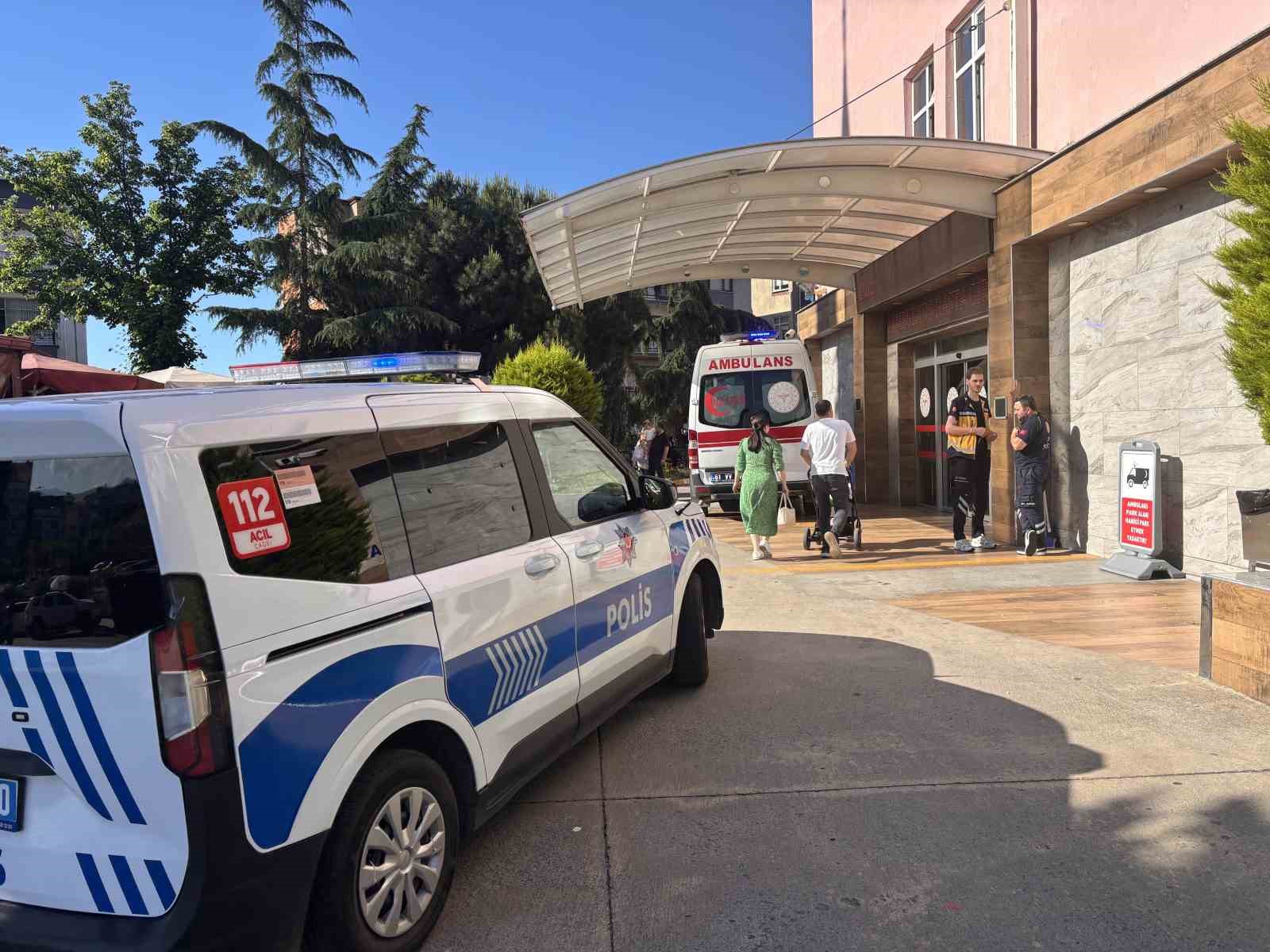 Trabzon’da 12 ortaokul öğrencisi zehirlenme şüphesiyle hastaneye kaldırıldı 6 trabzonda 12 ortaokul ogrencisi zehirlenme suphesiyle hastaneye kaldirildi 2 pdAUQhNp