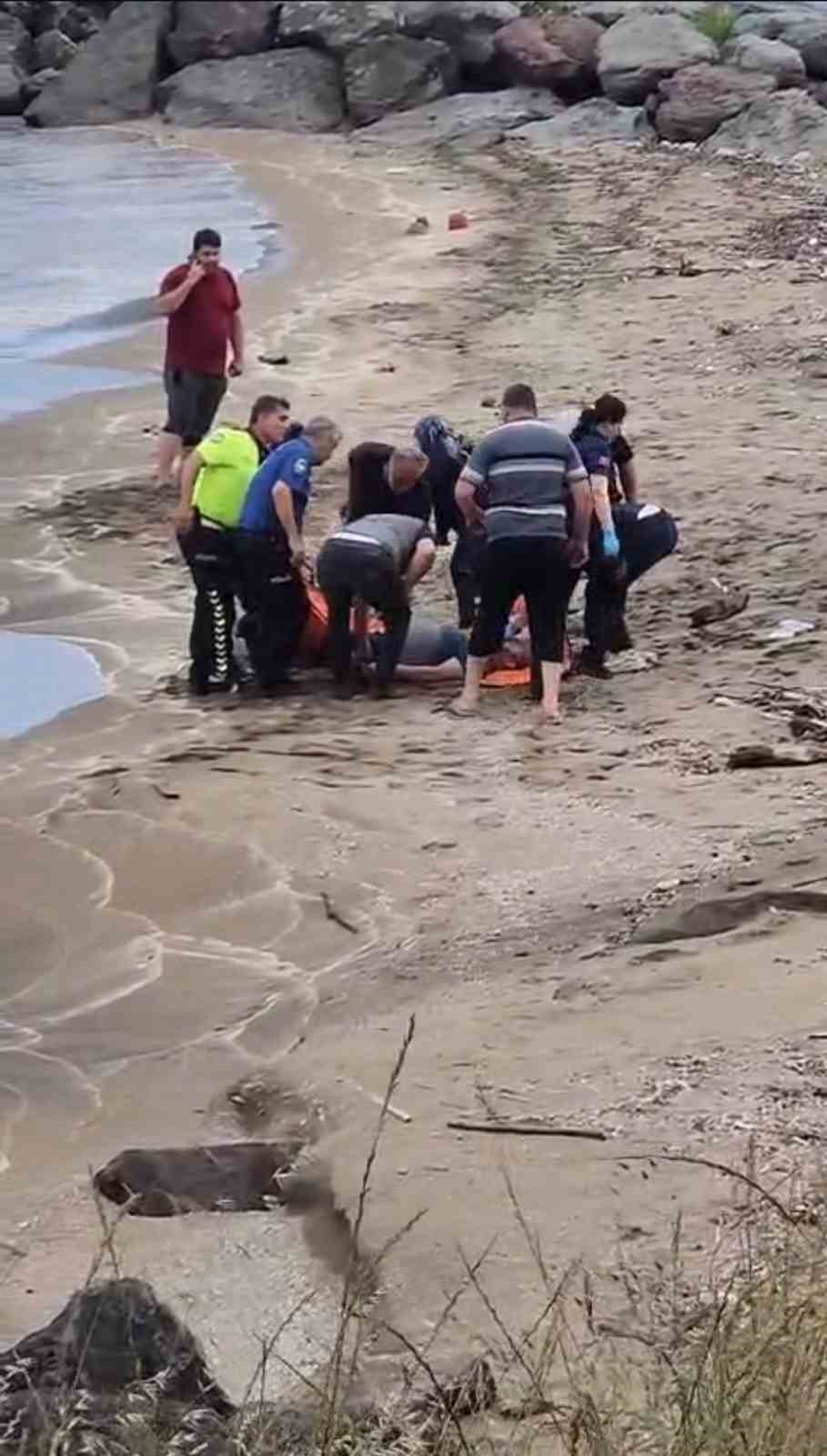 Trabzon’da baba ile oğlu boğulmaktan son anda kurtarıldı 5 trabzonda baba ile oglu bogulmaktan son anda kurtarildi 1 GMU6py1n